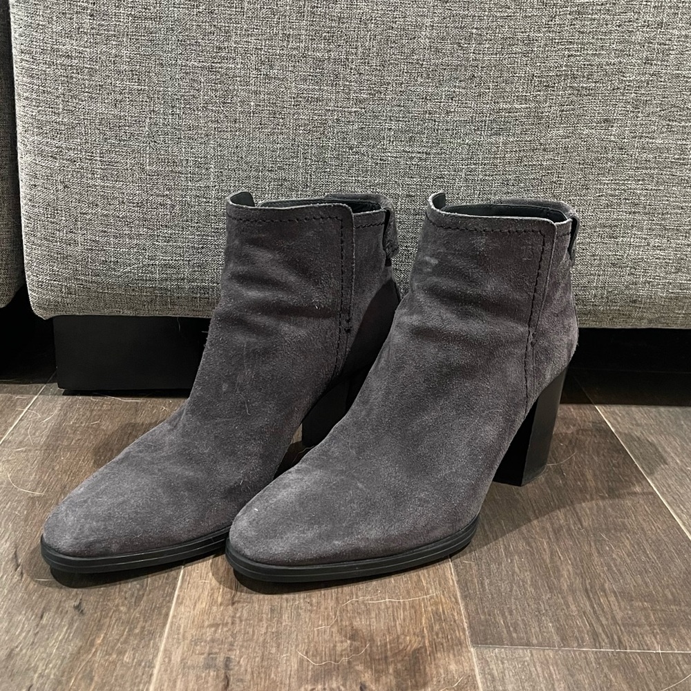 Tod’s Suede Heel Boots